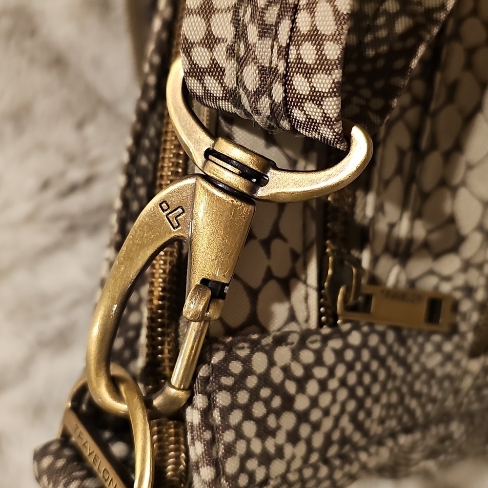 Travelon Crossbody Bag Like New Condition - Picture 9 of 13